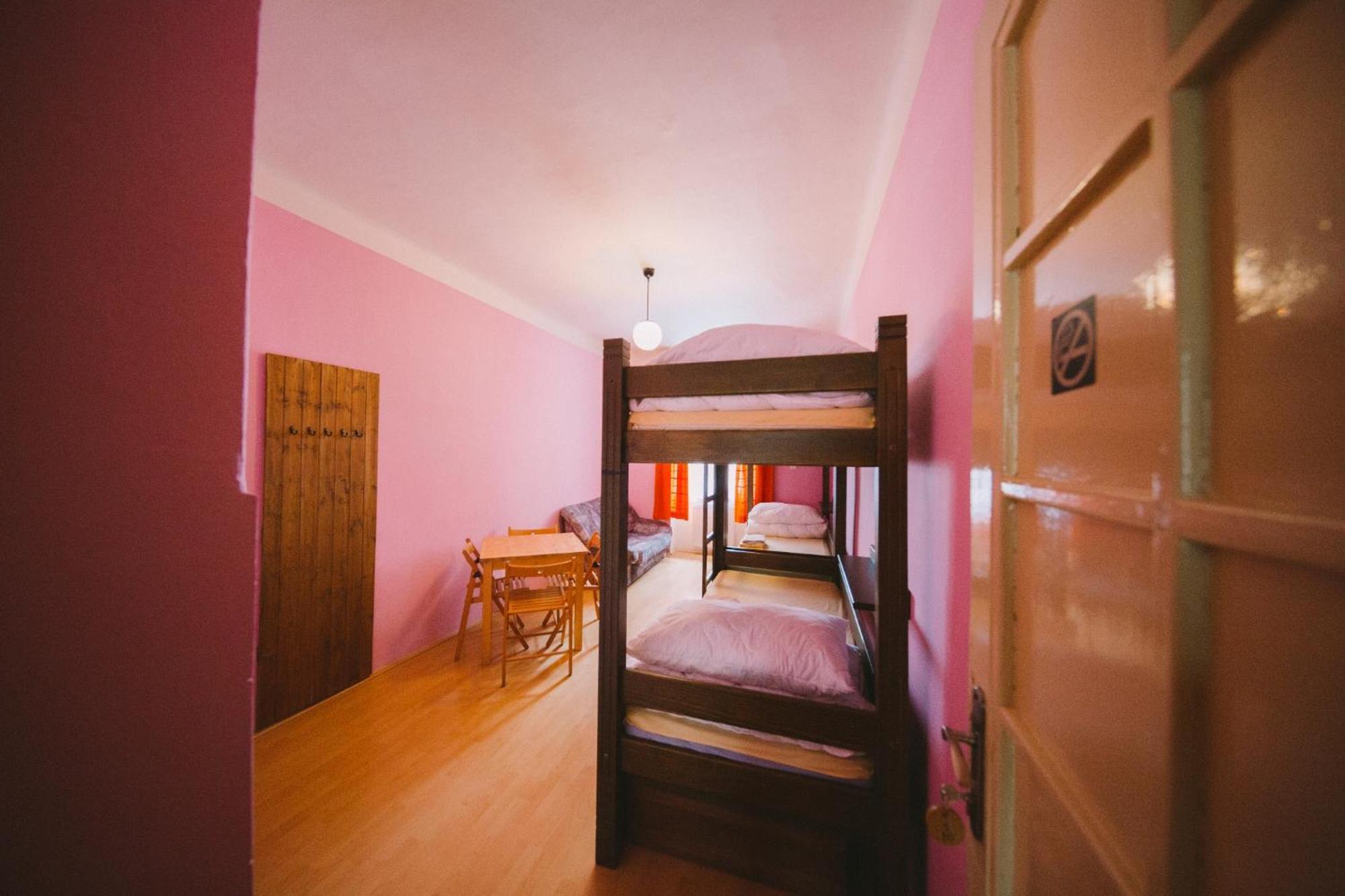 Hostel Dakura Prague Exterior photo