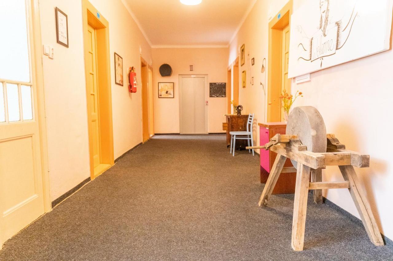 Hostel Dakura Prague Exterior photo