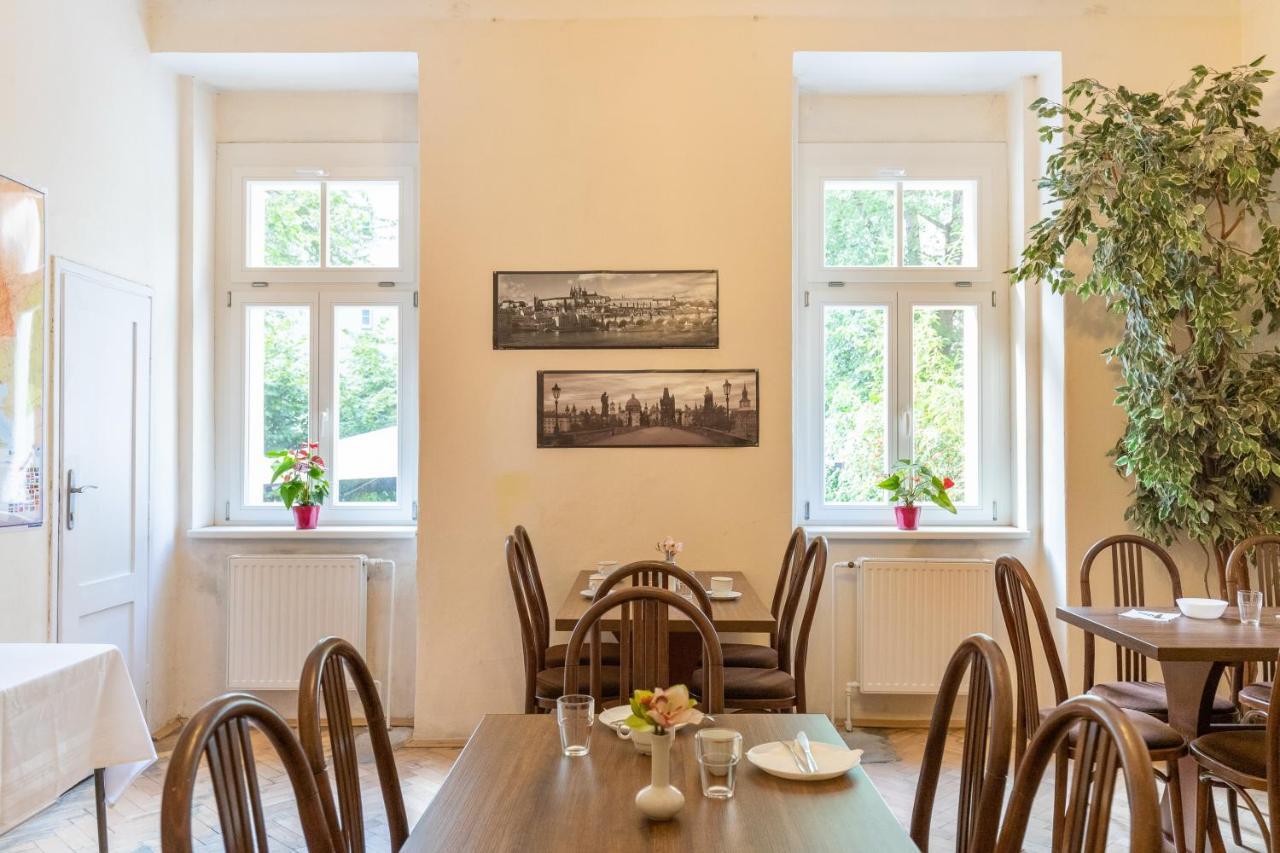 Hostel Dakura Prague Exterior photo
